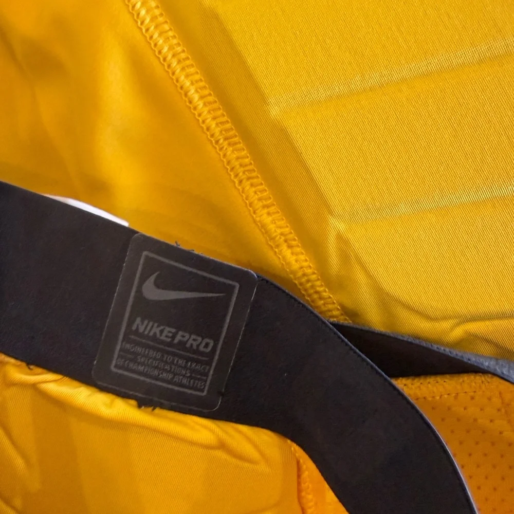 NWOT NIKE Pro Hyperstrong Yellow Padded Football Pants Hip Thigh Knee Pads
